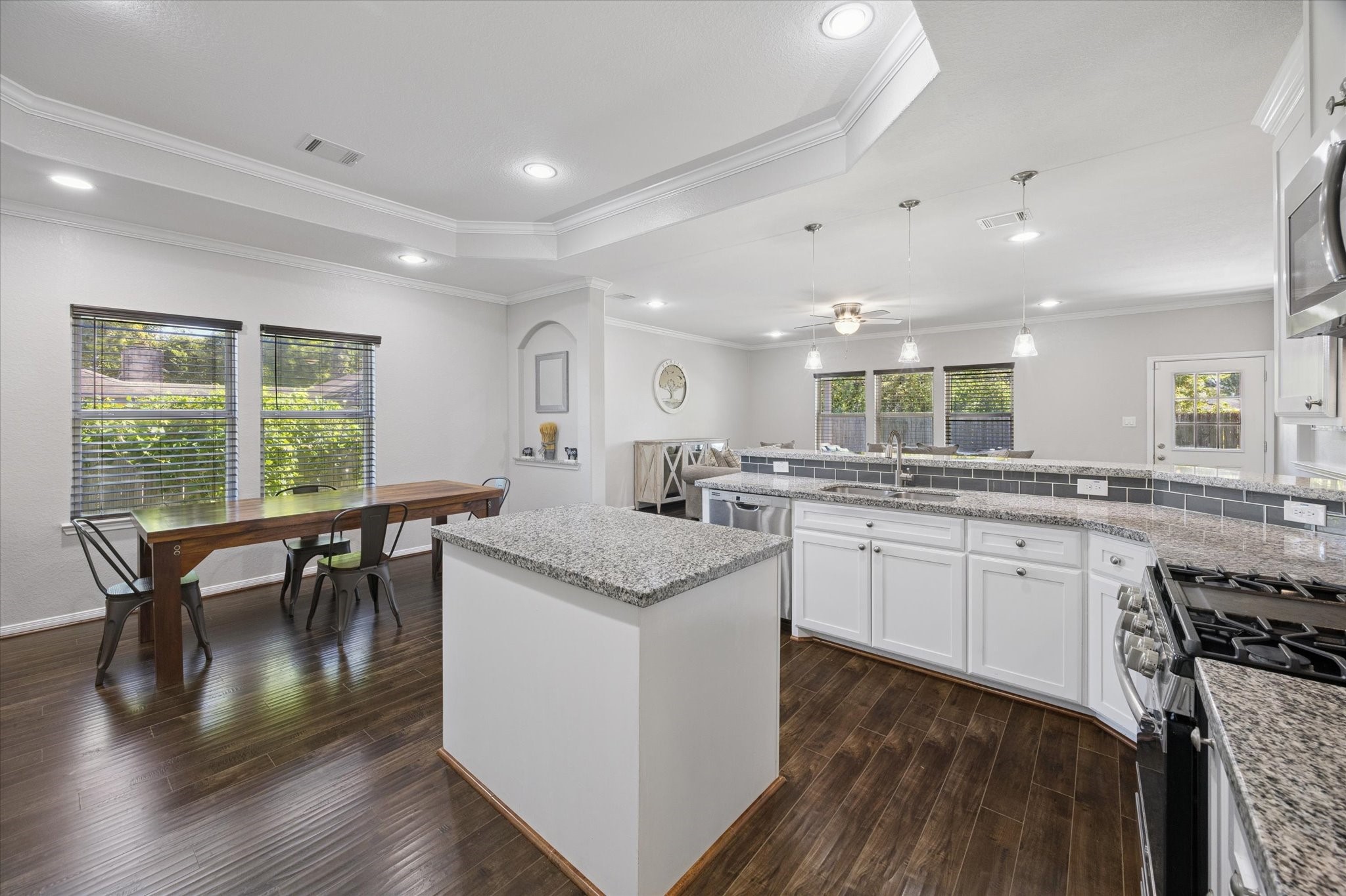 10023 Bamboo Road Houston, TX 77041 - Photo 7 of 25