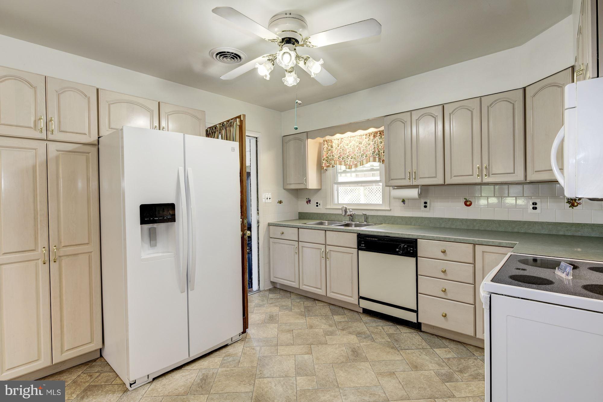908 Monte Avenue Fallston, MD 21047 - Photo 11 of 24 Kitchen