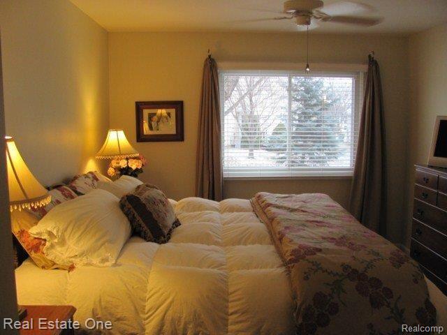 460 Farmridge Court Rochester, MI 48307 - Photo 15 of 25 IMG_1337