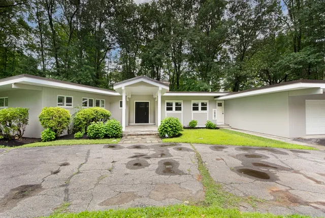 $765,000 | 32 Aylesbury Road, Worcester, MA 01609