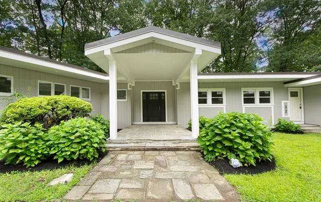 $765,000 | 32 Aylesbury Road, Worcester, MA 01609