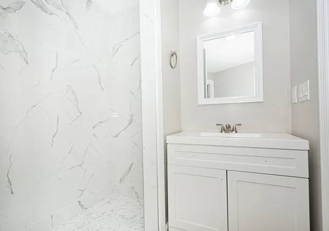 $765,000 | 32 Aylesbury Road, Worcester, MA 01609