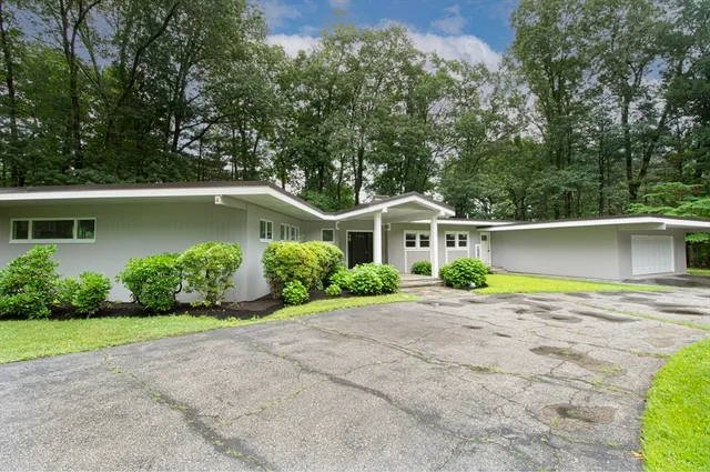 $765,000 | 32 Aylesbury Road, Worcester, MA 01609