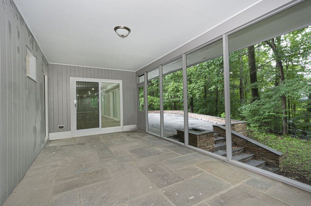 32 Aylesbury Road Worcester, MA 01609 - Photo 33 of 42 a view of a room with porch and balcony