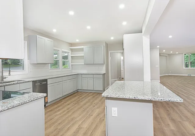 $765,000 | 32 Aylesbury Road, Worcester, MA 01609