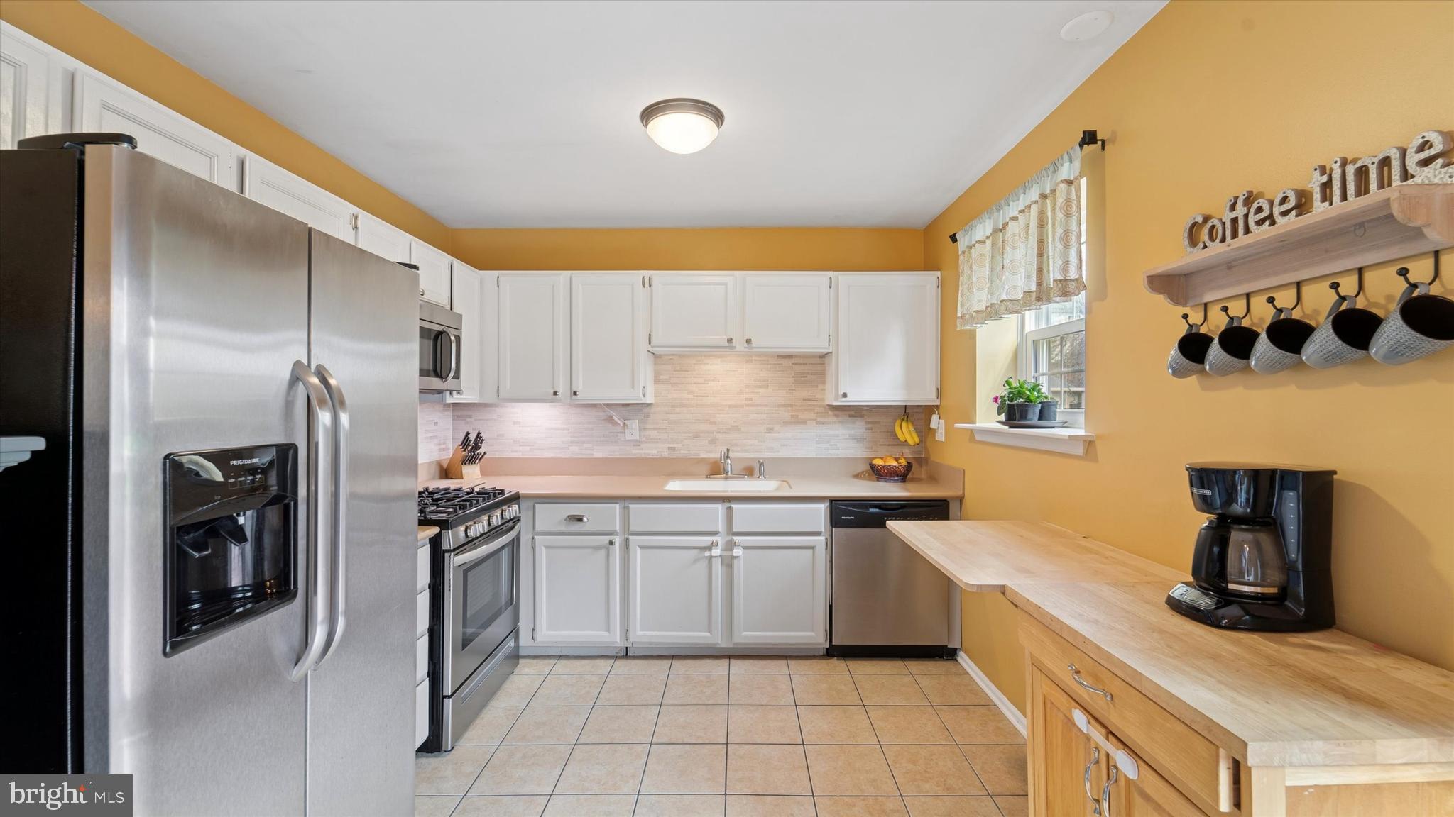 21 Ruth Road Brookhaven, PA 19015 - Photo 6 of 24 Kitchen