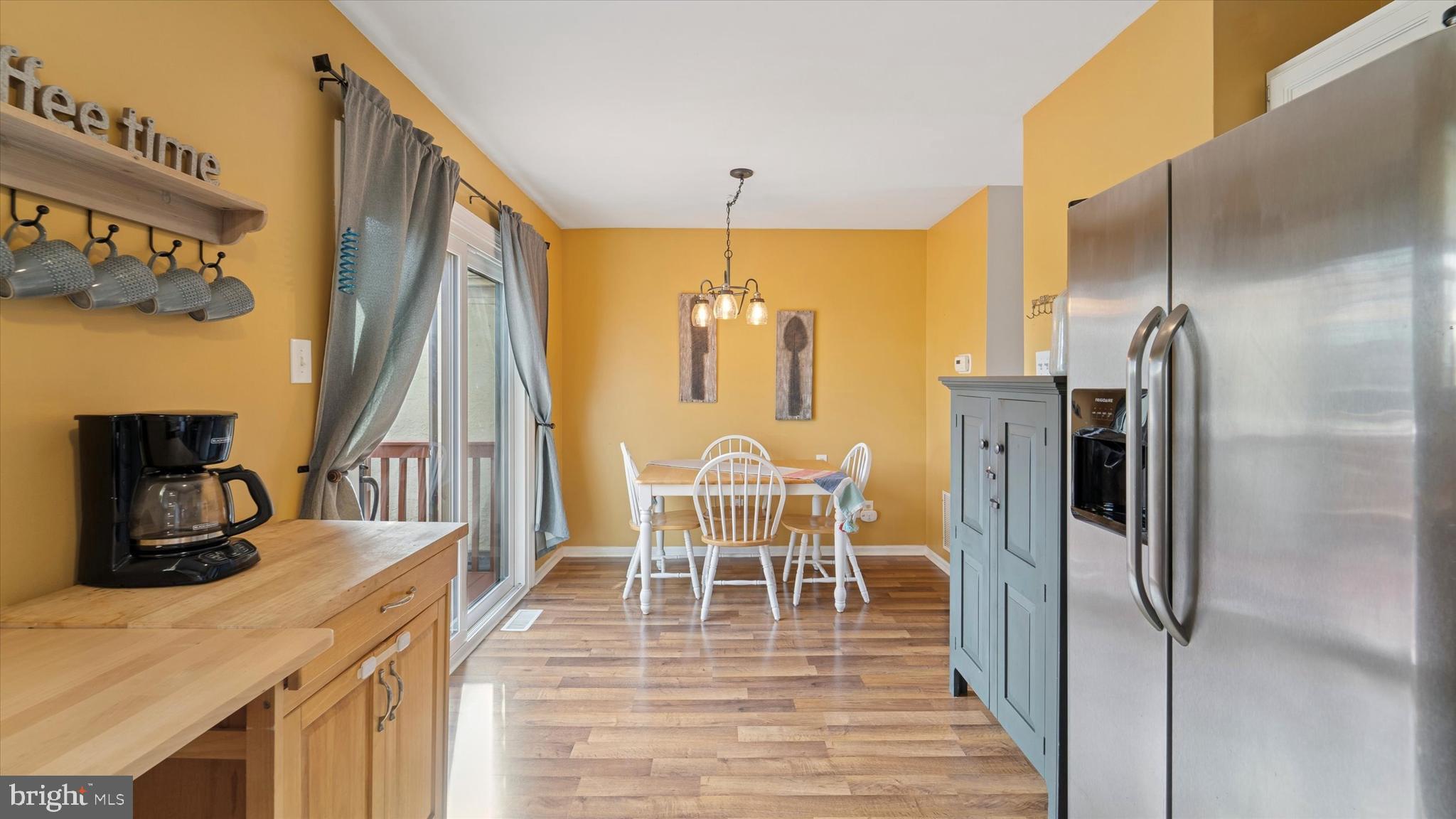 21 Ruth Road Brookhaven, PA 19015 - Photo 9 of 24 Eat-in kitchen