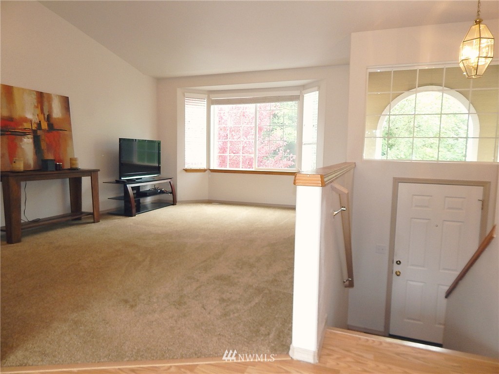 625 57th Street Southwest Everett, WA 98203 - Photo 3 of 25 Gallery Image 3