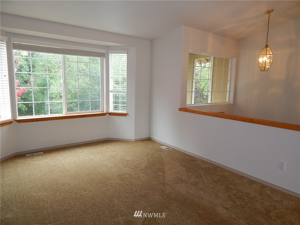 625 57th Street Southwest Everett, WA 98203 - Photo 5 of 25 Gallery Image 5