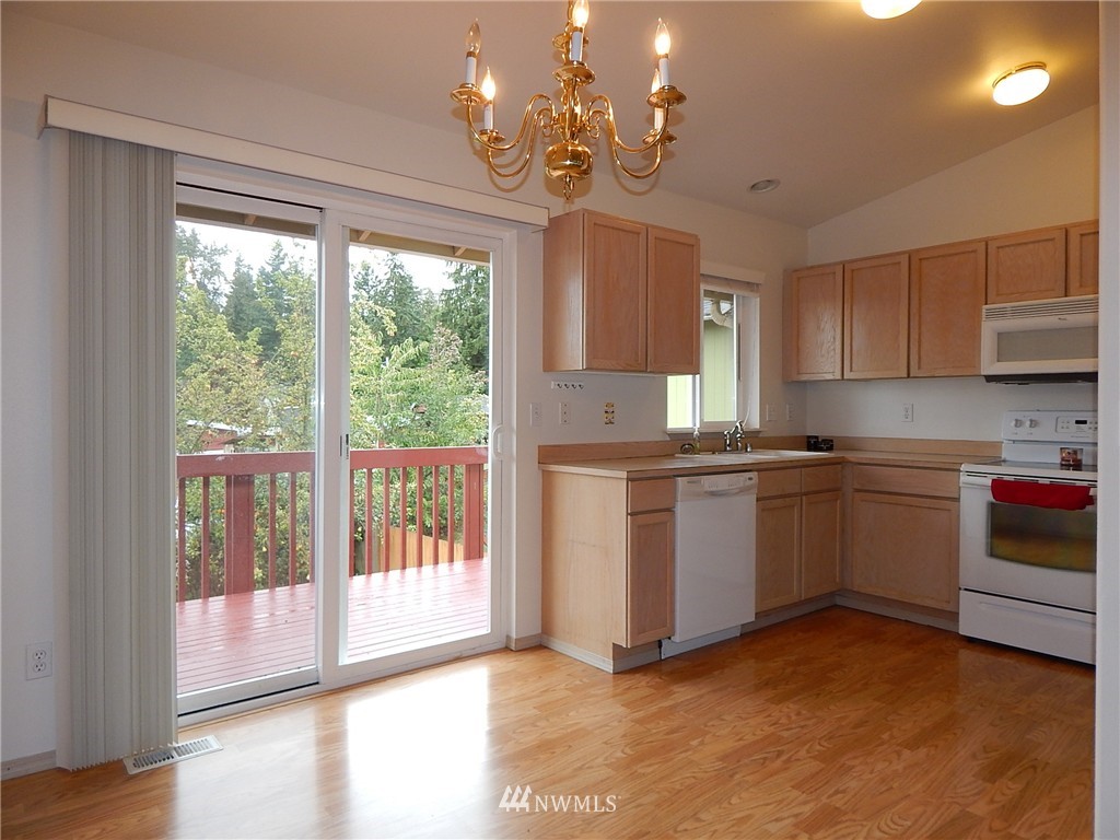625 57th Street Southwest Everett, WA 98203 - Photo 7 of 25 Gallery Image 7