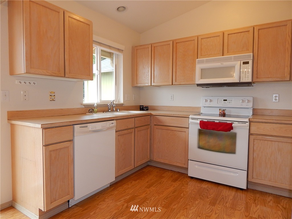 625 57th Street Southwest Everett, WA 98203 - Photo 9 of 25 Gallery Image 9