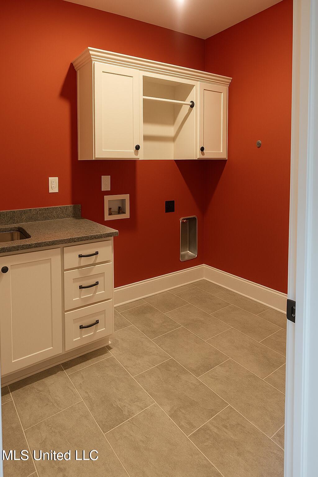 4638 Balterson Loop South Olive Branch, MS 38654 - Photo 20 of 26 laundry room