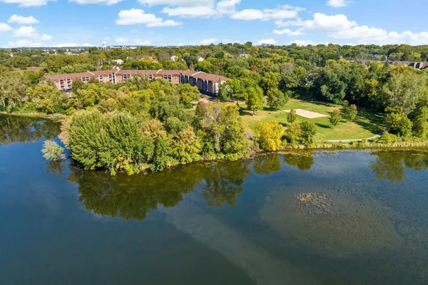 $179,900 | 8928 Neill Lake Road, Unit 105, Eden Prairie, MN 55347