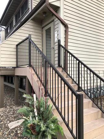 $179,900 | 8928 Neill Lake Road, Unit 105, Eden Prairie, MN 55347