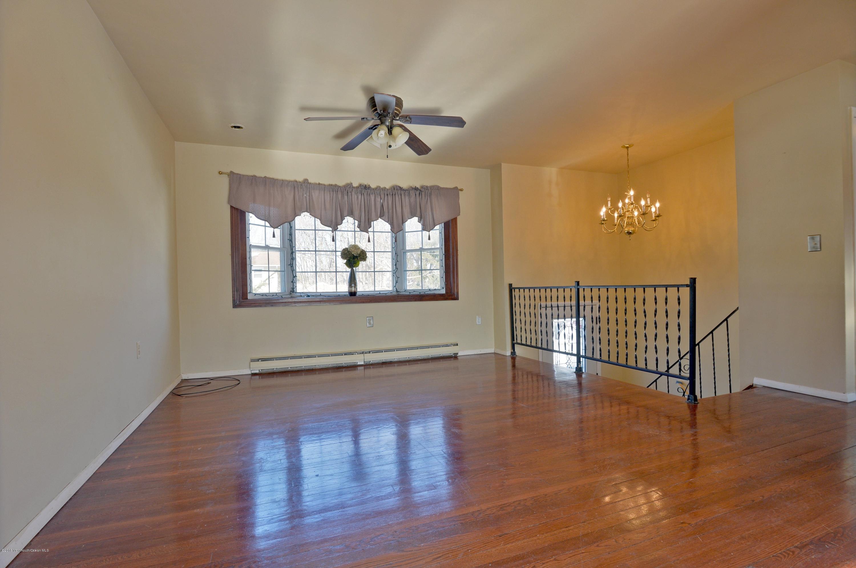 15 Afton Road Jackson, NJ 08527 - Photo 4 of 25 004_Living 1