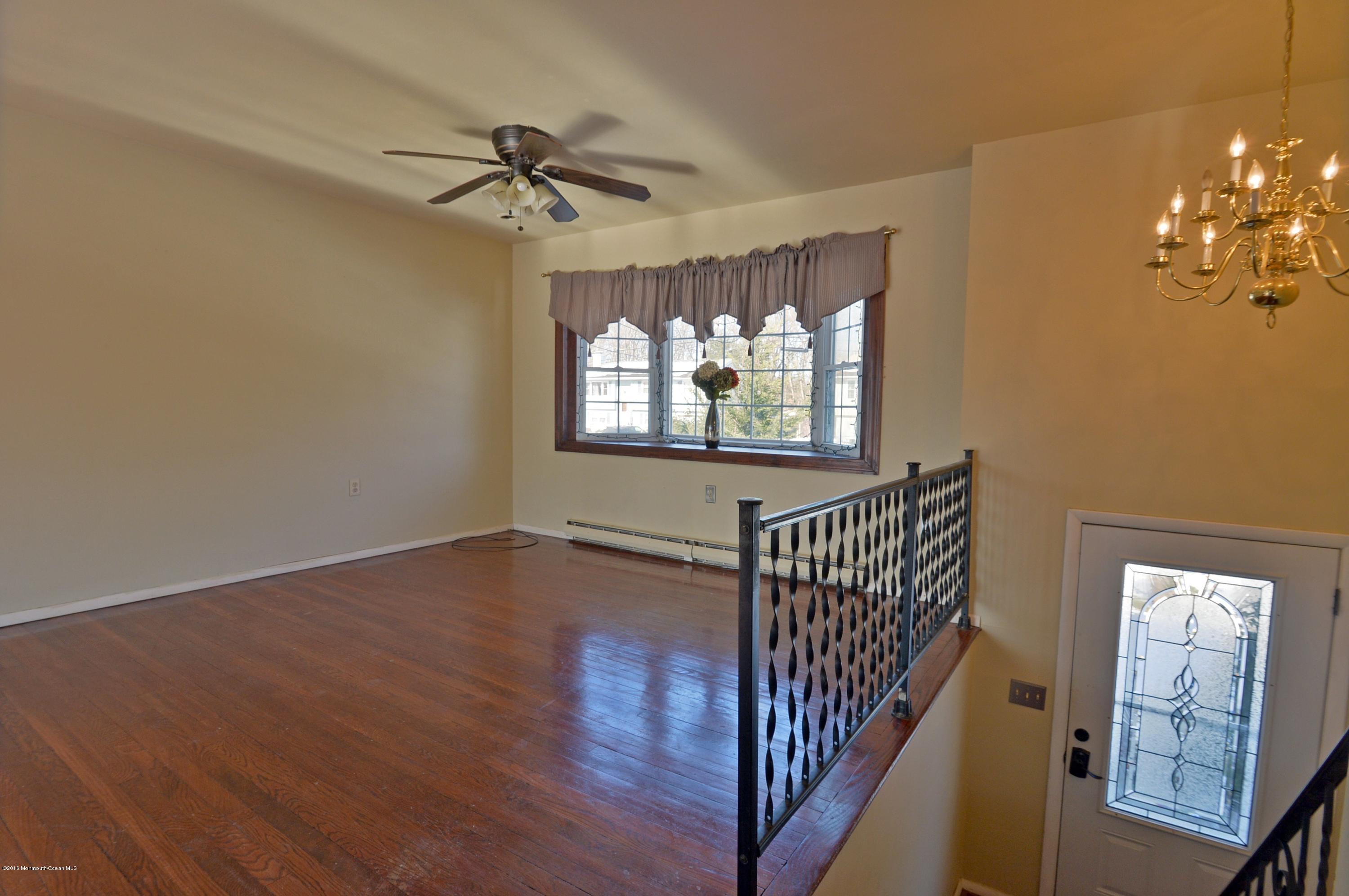 15 Afton Road Jackson, NJ 08527 - Photo 5 of 25 005_Living 2