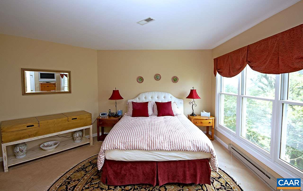 23 Shenandoah Ridge Roseland, VA 22967 - Photo 15 of 26 Master suite.