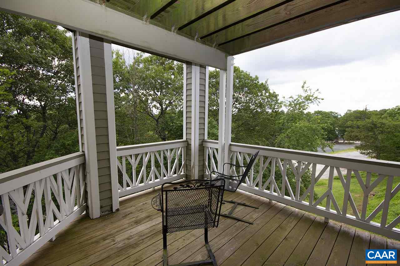 23 Shenandoah Ridge Roseland, VA 22967 - Photo 8 of 26 Good size deck from the great room.