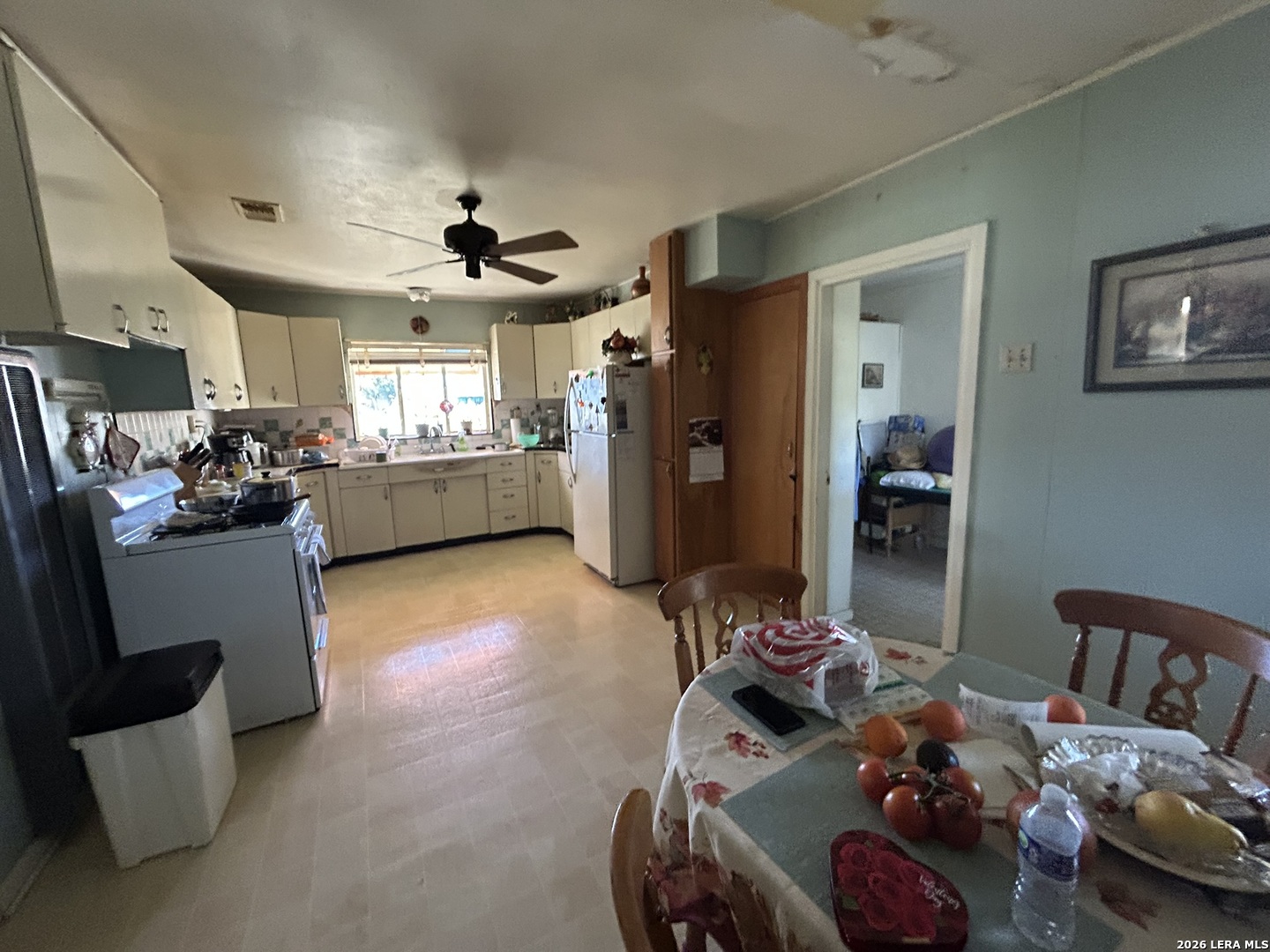2518 South WW White Road San Antonio, TX 78222 - Photo 4 of 14