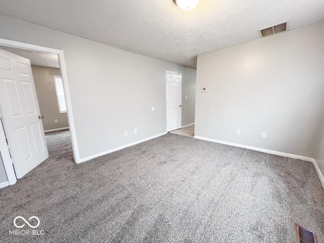 1438 North Rochester Avenue Indianapolis, IN 46222 - Photo 4 of 13