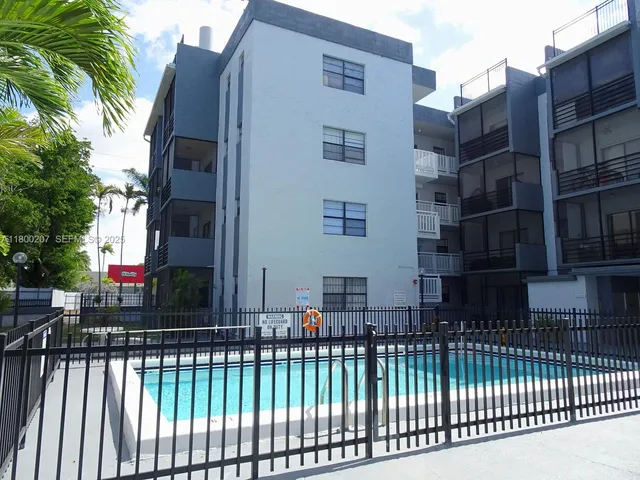 $129,500 | 13500 Northeast 3rd Court, Unit 217, North Miami, FL 33161