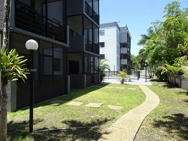 $129,500 | 13500 Northeast 3rd Court, Unit 217, North Miami, FL 33161