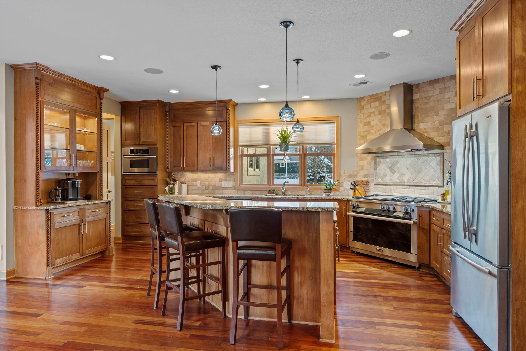 10064 Adam Avenue Inver Grove Heights, MN 55077 - Photo 4 of 38