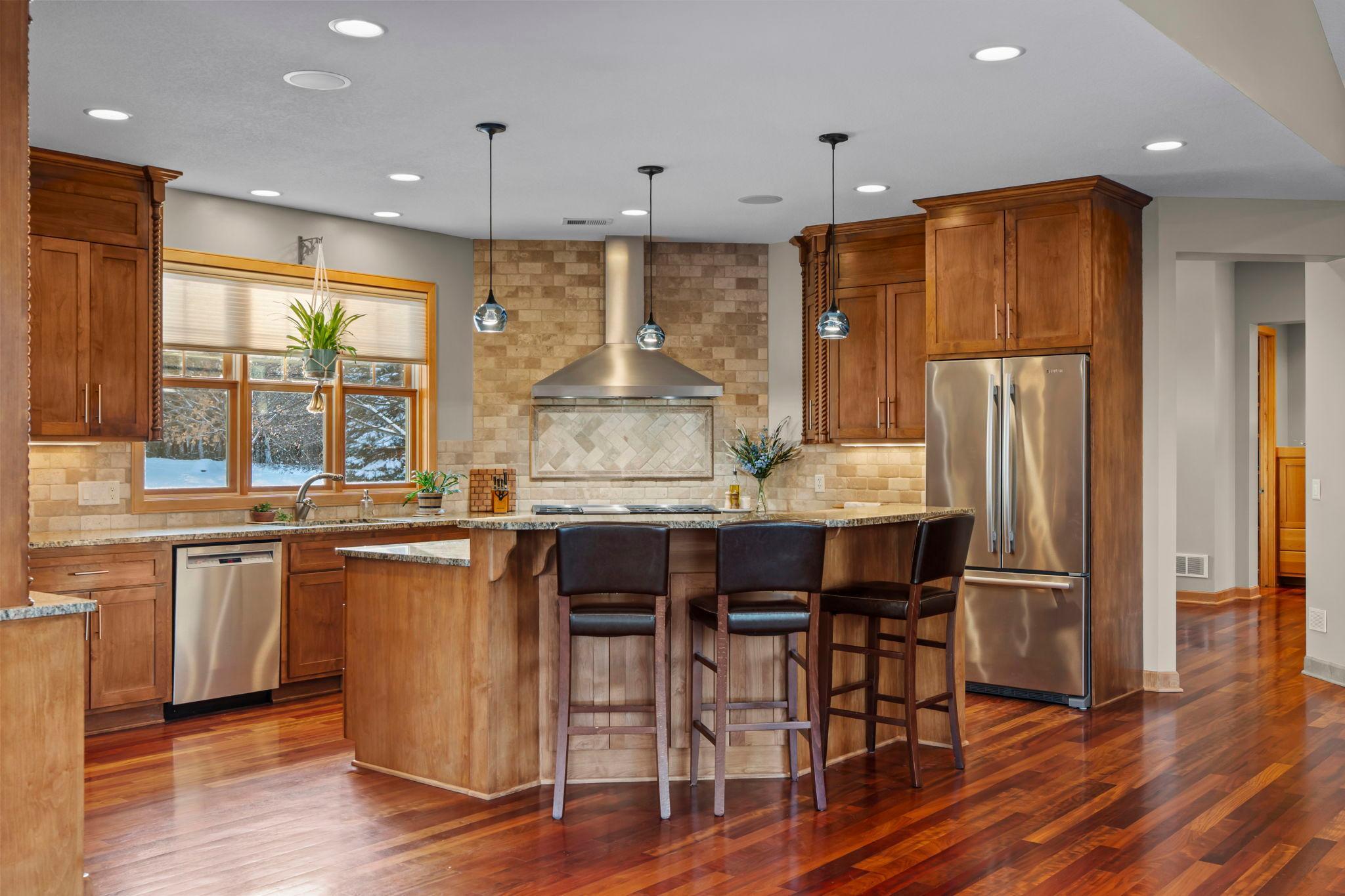 10064 Adam Avenue Inver Grove Heights, MN 55077 - Photo 6 of 38