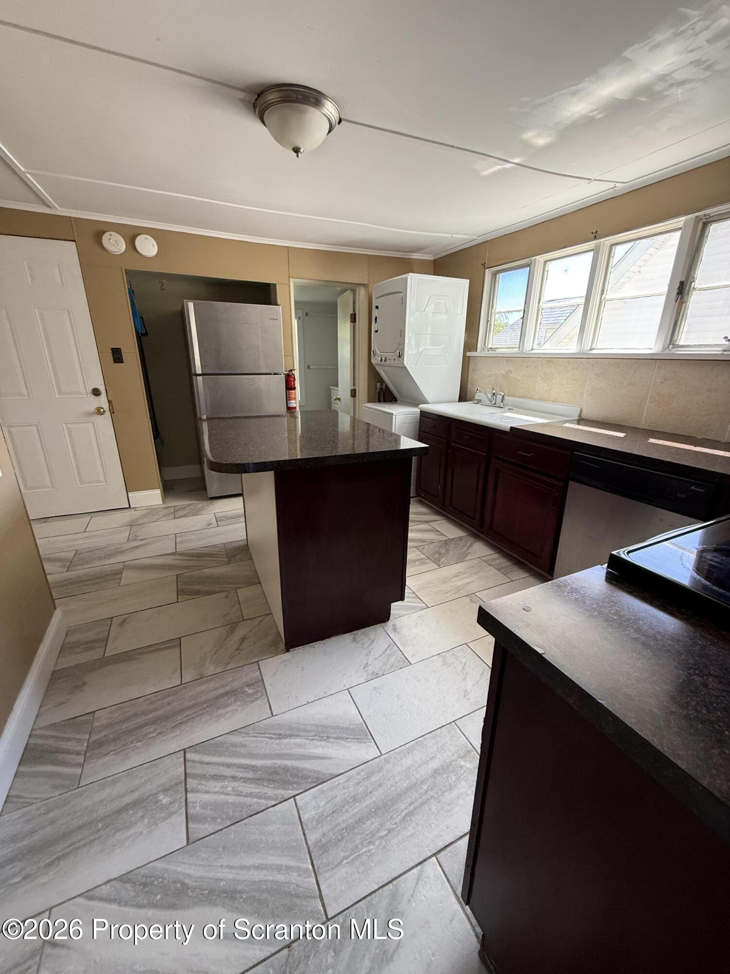 1042 Taylor Avenue, Unit 2 Scranton, PA 18510 - Photo 3 of 14 a living room with furniture