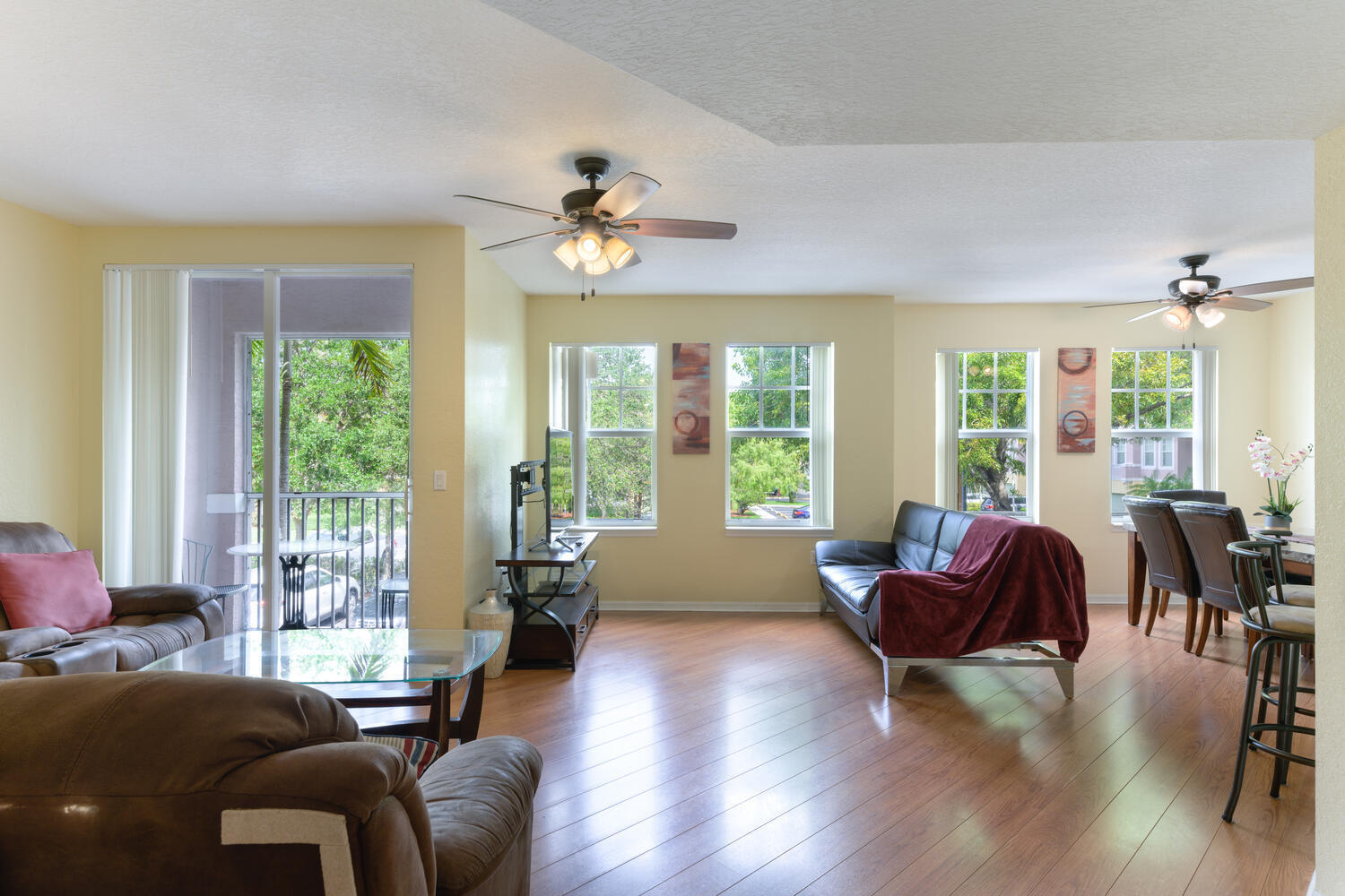 6318 West Sample Road, Unit 6318 Coral Springs, FL 33067 - Photo 5 of 39 Main living