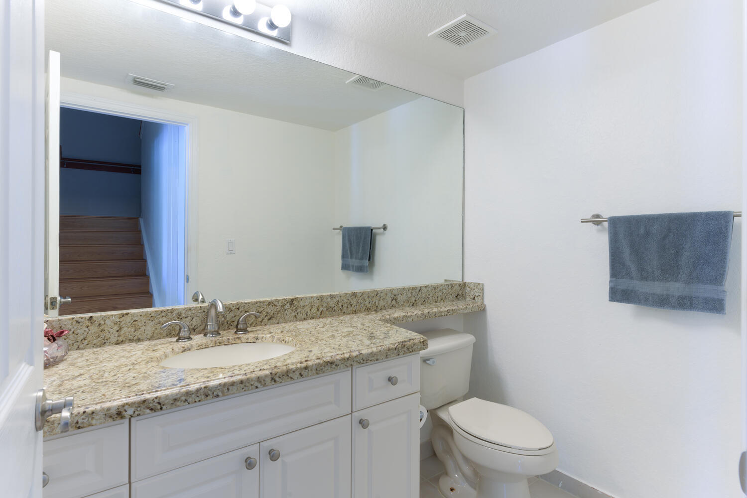 6318 West Sample Road, Unit 6318 Coral Springs, FL 33067 - Photo 10 of 39 Half bath on main living