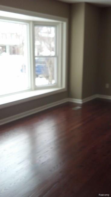 32463 Woody Road Fraser, MI 48026 - Photo 61 of 61 frontroom.jpg