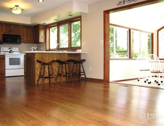 10606 Hickory Tree Road Fort Wayne, IN 46845 - Photo 3 of 30