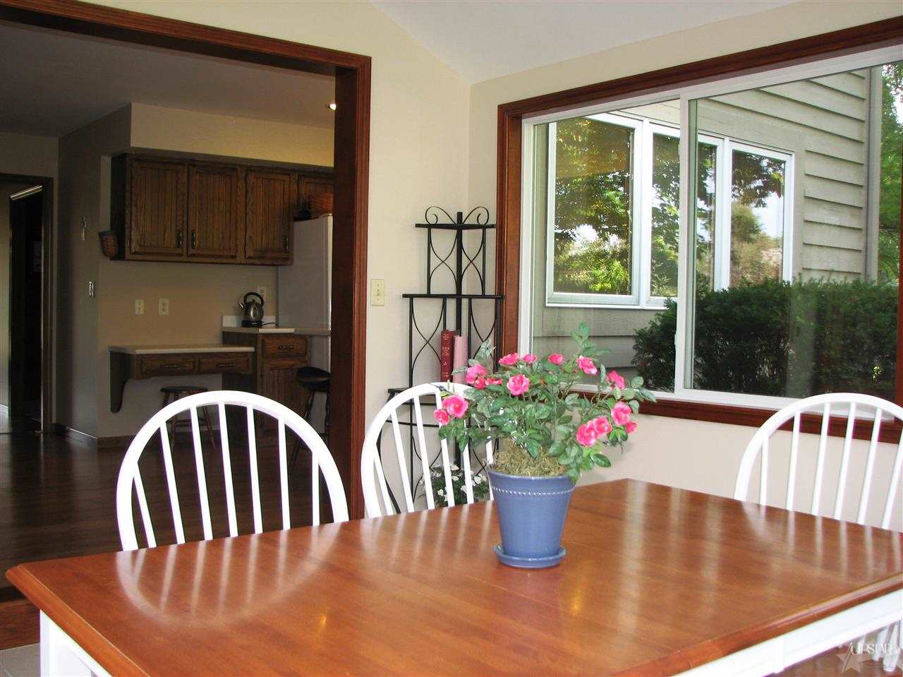10606 Hickory Tree Road Fort Wayne, IN 46845 - Photo 4 of 30
