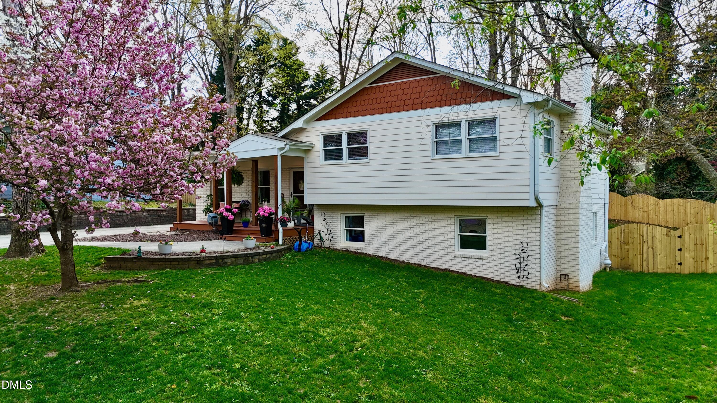 5505 Knollwood Road Raleigh, NC 27609 - Photo 2 of 41 Welcome home!
