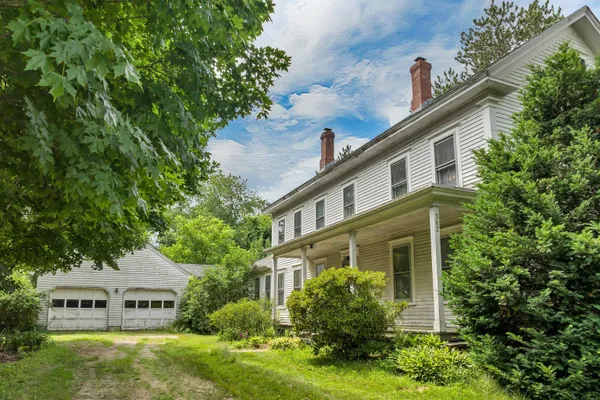 $399,900 | 382 Charles Bancroft Highway, Litchfield, NH 03052