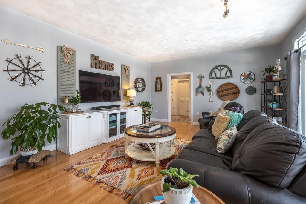 176 Carter Field Road North Andover, MA 01845 - Photo 9 of 41 Gallery Image 9