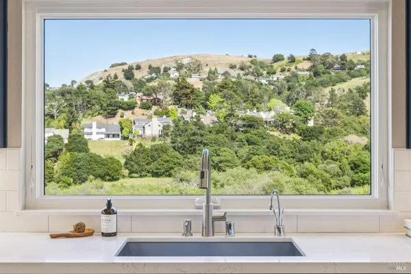 $2,450,000 | 4 Meadow Ridge Drive, Corte Madera, CA 94925