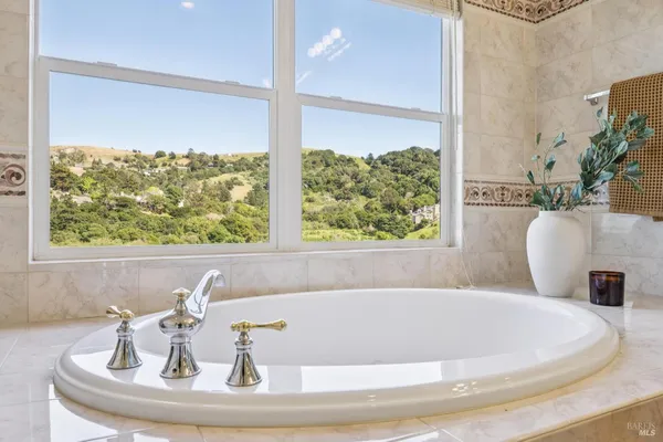 $2,450,000 | 4 Meadow Ridge Drive, Corte Madera, CA 94925