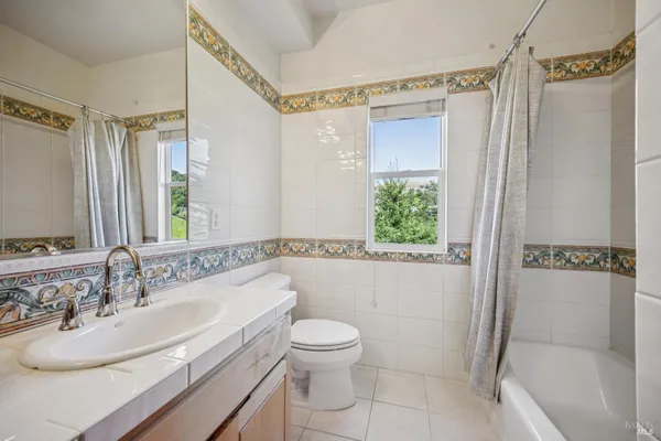 $2,450,000 | 4 Meadow Ridge Drive, Corte Madera, CA 94925