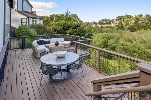 $2,450,000 | 4 Meadow Ridge Drive, Corte Madera, CA 94925