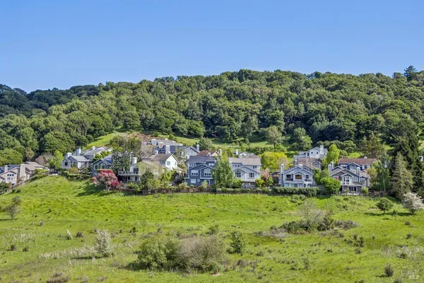 $2,450,000 | 4 Meadow Ridge Drive, Corte Madera, CA 94925