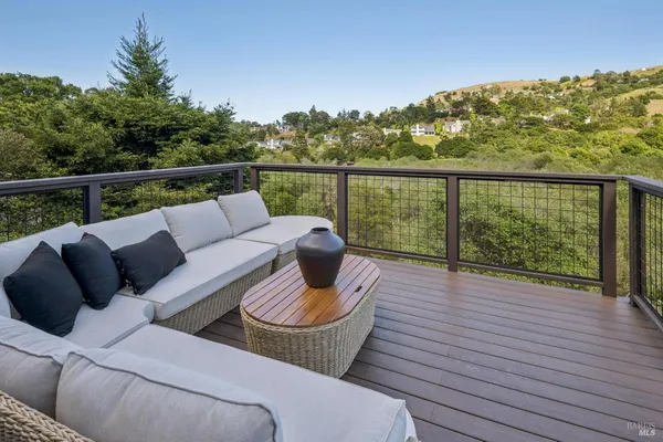 $2,450,000 | 4 Meadow Ridge Drive, Corte Madera, CA 94925