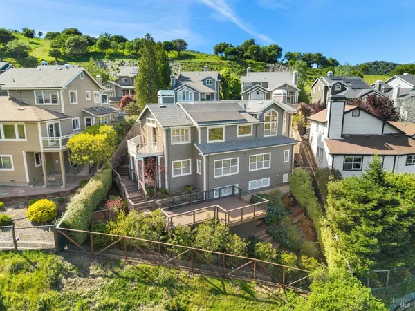 $2,450,000 | 4 Meadow Ridge Drive, Corte Madera, CA 94925