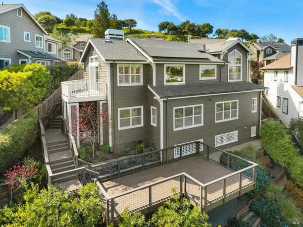$2,450,000 | 4 Meadow Ridge Drive, Corte Madera, CA 94925