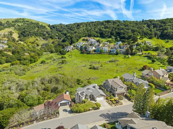 $2,450,000 | 4 Meadow Ridge Drive, Corte Madera, CA 94925