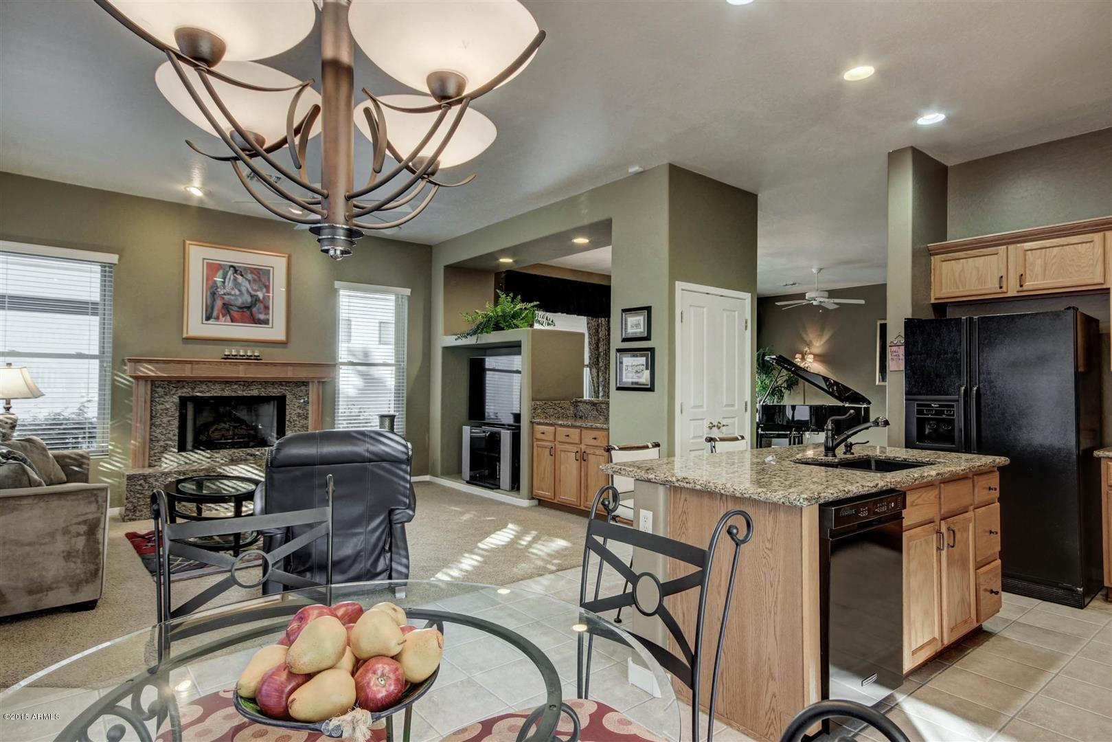 3931 East Carson Road Phoenix, AZ 85042 - Photo 11 of 36 Carson (17)
