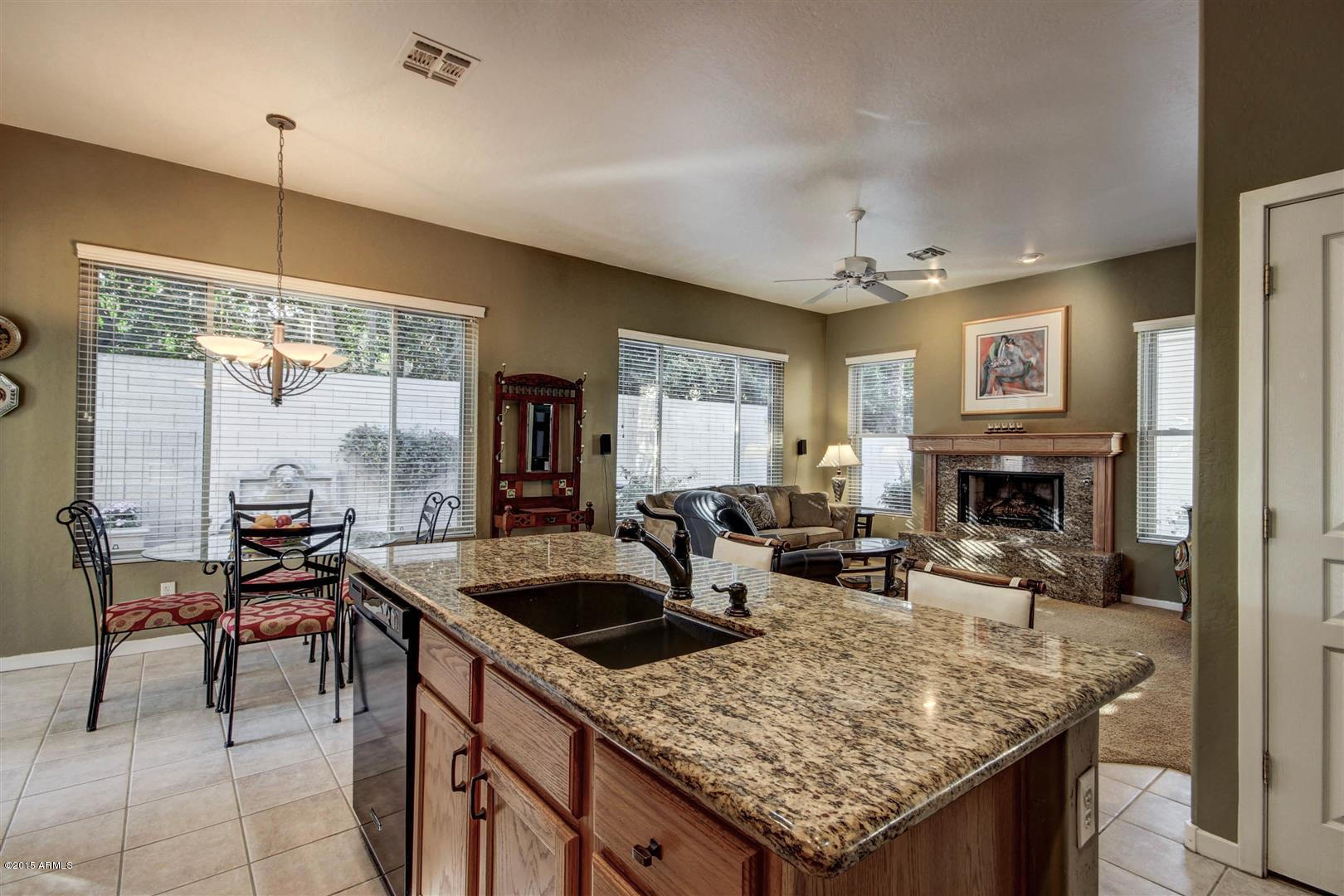 3931 East Carson Road Phoenix, AZ 85042 - Photo 7 of 36 Carson (13)