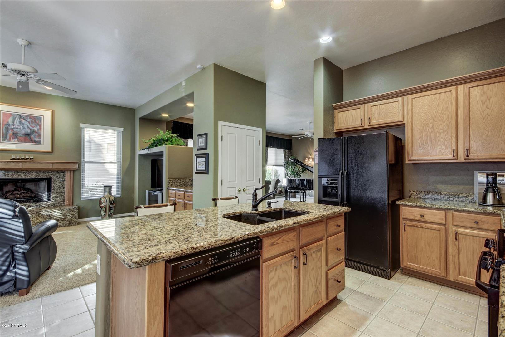 3931 East Carson Road Phoenix, AZ 85042 - Photo 8 of 36 Carson (14)