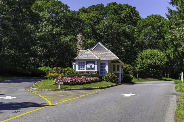 a view of a bench in the balcony